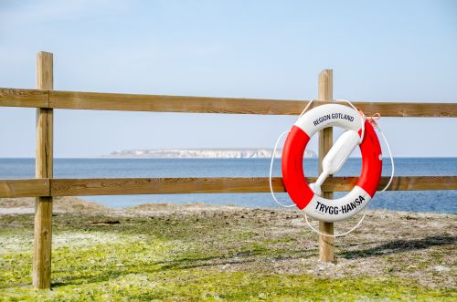 Livboj vid hamnen i Djupvik